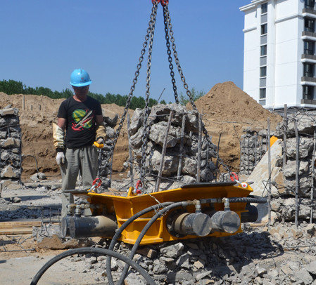 Concrete Hydraulic Pile Breaker For Round Pile Foundation Equipment 280KN Rod