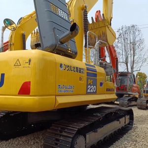 Komatsu PC220 Excavator with Original Hydraulic Cylinder and 1.2M³ Bucket