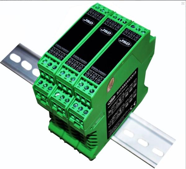 Quality frequency pulse signal to 4-20mA/0-10V analog signal isolation transmitter (F/V、F/I converter) for sale