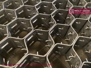 Wholesale Double Clinch Hexmetal Tanks Stacks | Stainless Steel 304H | 2&quot;X14Ga strips | 2&quot; hexagonal holes - HESLY China Factory from china suppliers