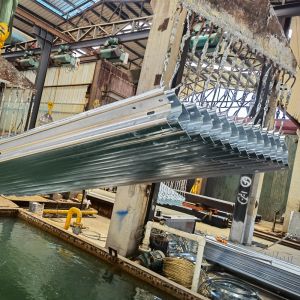 Hot Galvanized and Cold Rolled Technology Galvanized Highway Guardrail Rails