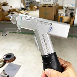 4 In 1 Portable Water Cooled Laser Welding 1500W Fibre Optic Handheld Metal