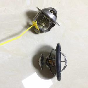 Excavator Spare Parts EX200-1 EX200-2 6BD1 6BG1 1-1370070-0 Thermostat