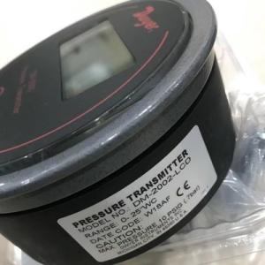 Dwyer DM-2000 Series Differential Pressure Transmitter With Digital Display