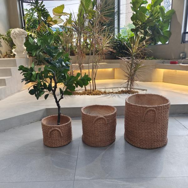 Long-lasting Fiber Clay Planter Withstands 5-6 Years Outdoor And Frost Resistant