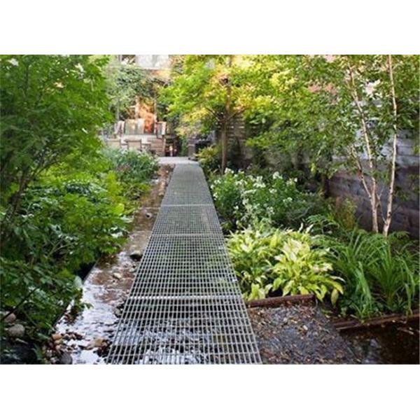 Welded steel grating for walk way