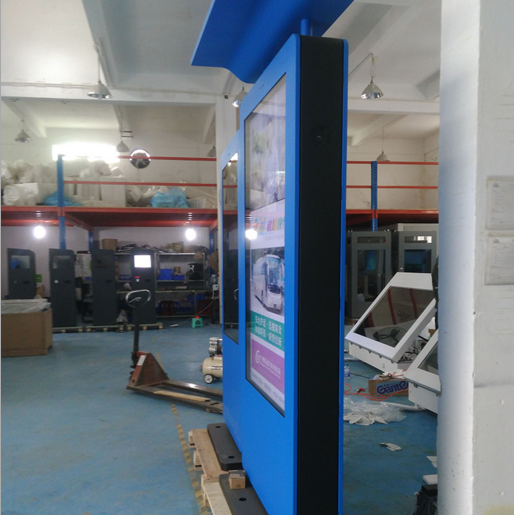 Free Standing 55 Inch Touch Screen Kiosk Stand High Brightness 2500nits With Shelter