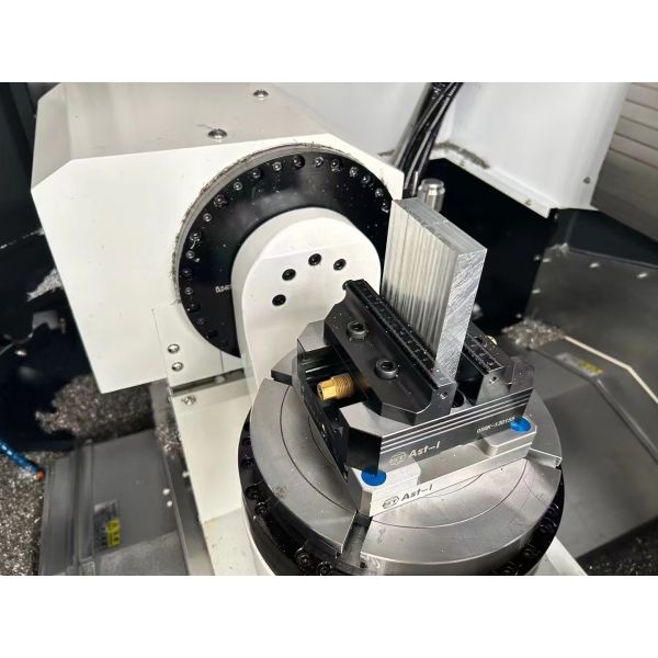 Axis Lighting Fixtures 18KN Locking Force 1-5years Lifespan for Commercial and