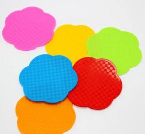 China Non Slip Silicone Coasters , Heat Resistant Silicone Mat For Tableware on sale