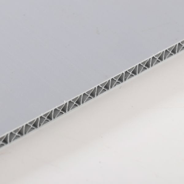 Light Weight Plastic Honeycomb Panels 3mm - 20mm Corrugated Pp Board Sheet