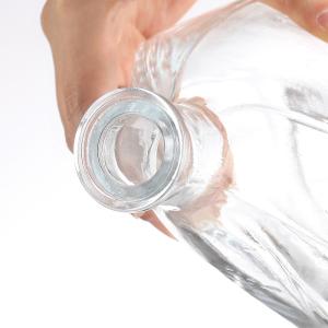 Elegant Transparent Glass Bottle for Liquor OEM Customization