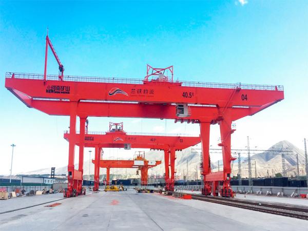 Quality Container Unloading Gantry Crane with Main And Aux Hook 45.5tons 32m for Port Using for sale