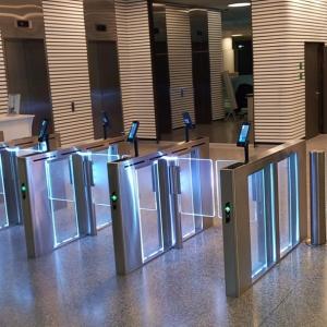 Smart Speed Gates with Servo Motor for Access Control