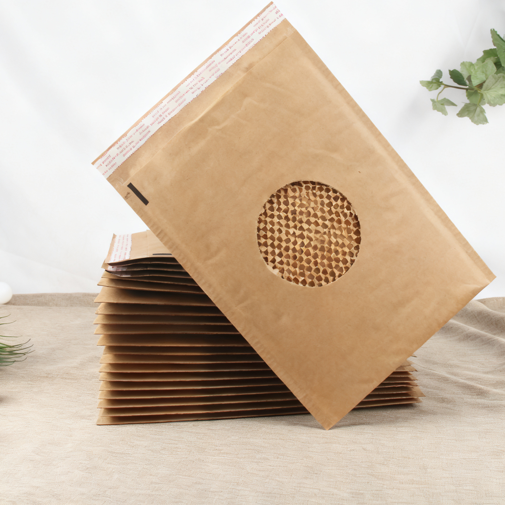 Antistatic Honeycomb Paper Mailer with Customizable Width and Thickness for Eco