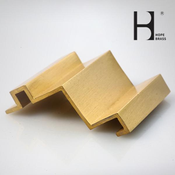 Durable High Density 5~150mm Big Brass Extrusion Profiles for interior Usage C3604, HPB58-3 ODM OEM China Manufacturer