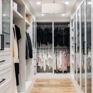 Customized Closet Walk In Wooden Clothes Wardrobe with Popular High End Design