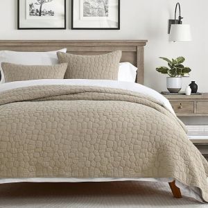 100% Cotton Quilt Set with Cobblestone Pattern, Cozy Lightweight Stitching