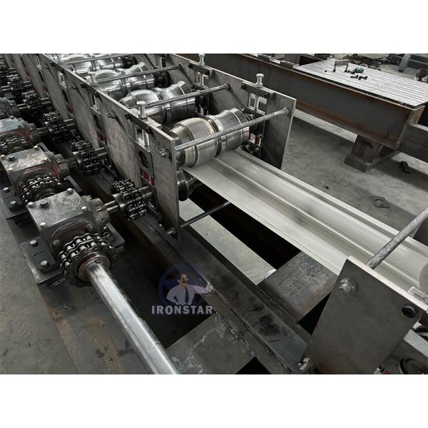 “Turkey Standard PU Foam Sandwich Rolling Shutter Door Forming Machine Multi Material Galvanized Sheet PPGI Aluminum Profile Machine”