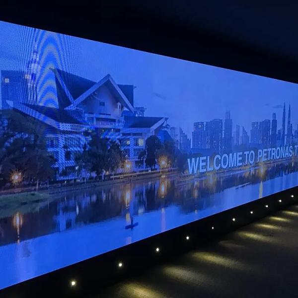 Quality REISS High Refresh Rate Indoor HD 4K P1.2 P2/P2.5/P3 LED TV Display Small Pitch SDK Video Wall FULL Color OEM for sale