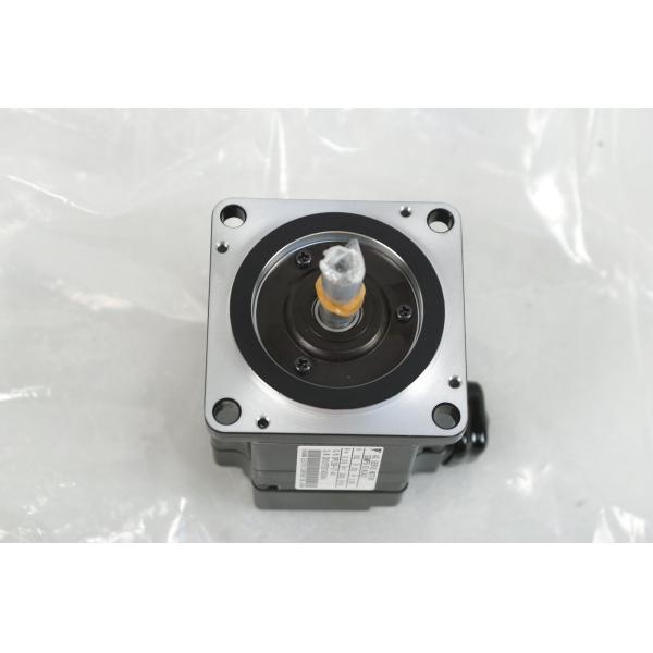 Yaskawa SGMPS-01ACA21 AC SERVO MOTOR 100W 3000RPM 200V 0.86A NEW