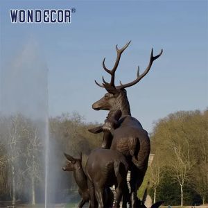 Life Size 155cm Custom Bronze Sculpture Mother And Baby Reindeer