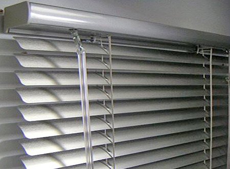 Blackout Outdoor Aluminum Venetian Blind for easy operation Customized