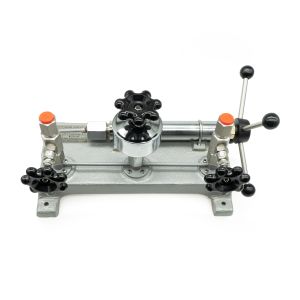 Portable Hydraulic Calibration Pump YW-60 High Pressure Manual Pump for On-site