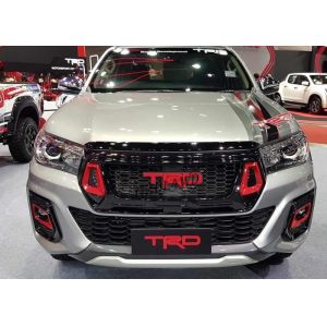 Hilux 2018 Grille TRD Style Front Grill Guard With Fog Lights Cover For Toyota