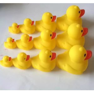 Yellow Floating Carnival Baby Rubber Duck Water Resistant With Magnecti