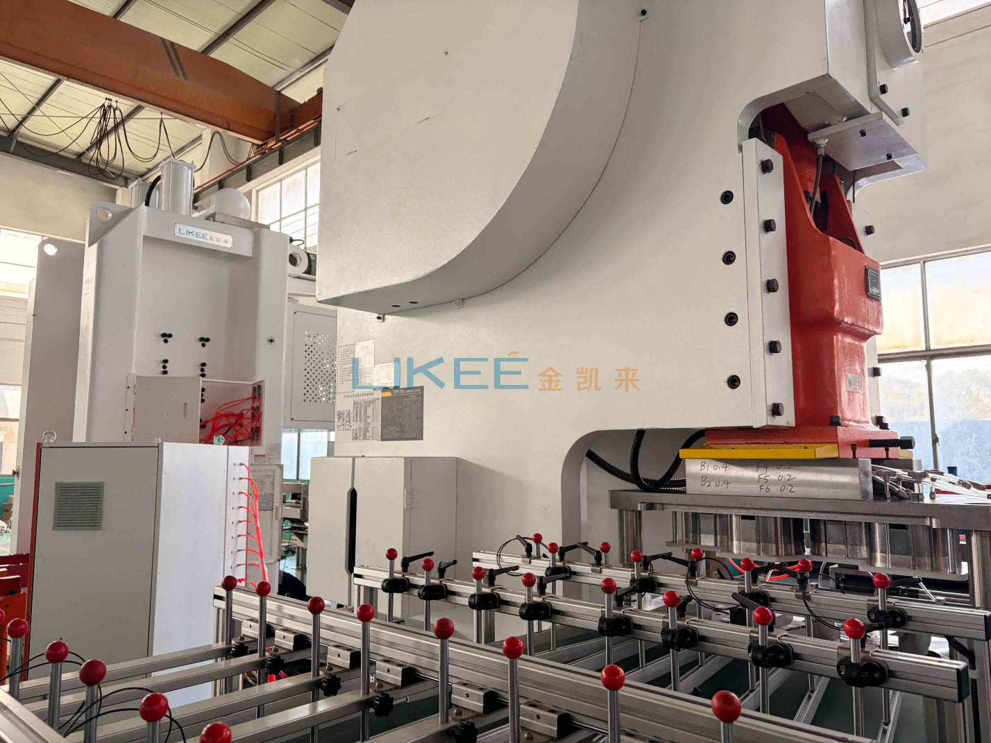 63-ton Aluminum Foil Container Making Machine for Efficient 1 Operator Operation with 15-Minute Die Change