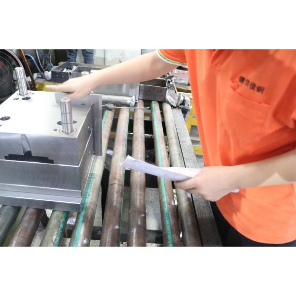 Quality ASTM P21  Pcs Mold Bases 15*15cm dme Customized Shape for sale