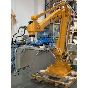 Robot With Gripper Handle Diverse Payloads With Speed And Precision