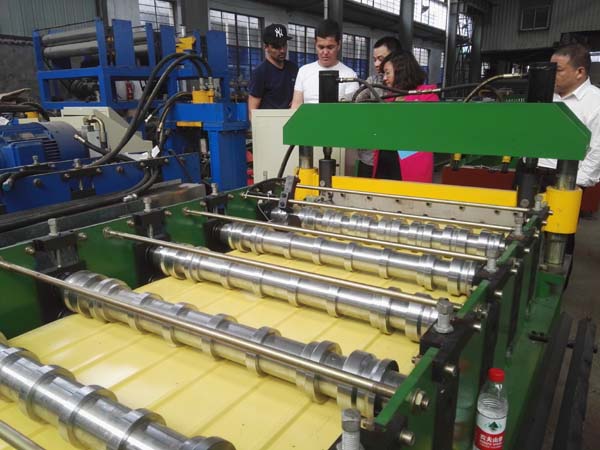 0.3-0.7mm Color Coated Metal Roof Panle Roll Forming Machine With Automatic PLC Control