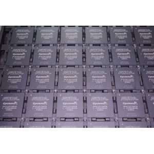 Al-tera Epm7064aeti100-7N Electronic Components Silicon Semiconductor Microcontr
