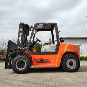 Diesel Fork-Lift Truck with A/C and Heater 7 Ton Fd70 Forklift