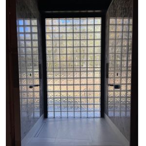 China Crystal Blocks Mosaic Tile Decoration Partition Wall Solid Glass Brick Curtain Wall on sale