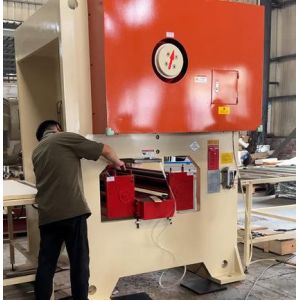 Buy cheap Hydraulic Press Pneumatic Fully Automatic Eyelet Punching Machine Eyelet And from wholesalers