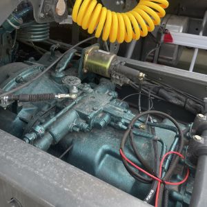 Used Sinotruck Howo Tractor Truck with Engine Capacity 8L and Air Suspension