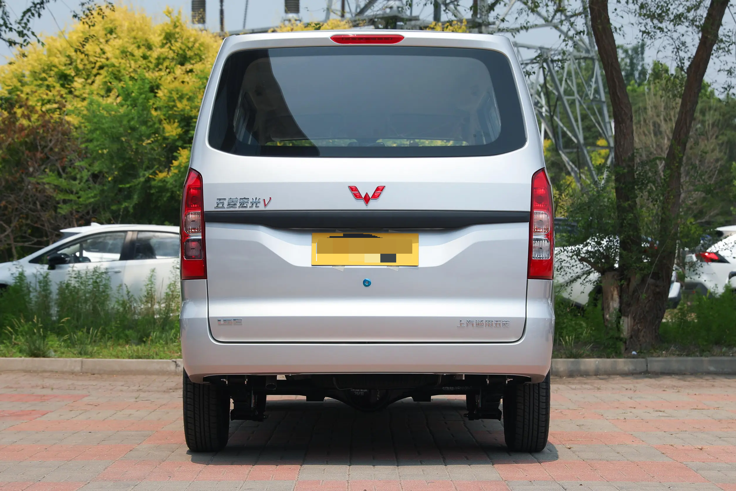 Affordable New Wuling Hongguang V minivan 2022 1.2L 76 hp L4 Gasoline 2WD Euro 6