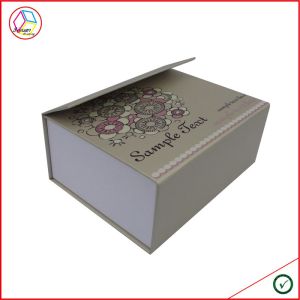 Matte Lamination Gift Paper Box Four Color Printing Embossing