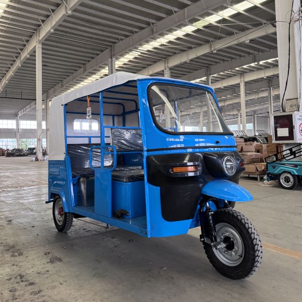 Large Space Electric Tuk Tuk For Passengers 4 Seat Electric Tricycle Battery Tuk