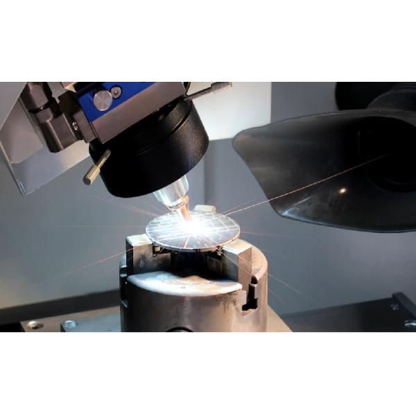 800W Rotary A Axis CNC Fiber Laser Cutter With Laser Focus System