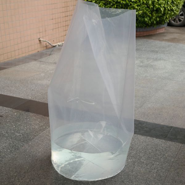 Versatile Liner for 2 Gallon Round Plastic Buckets in Various Working Conditions