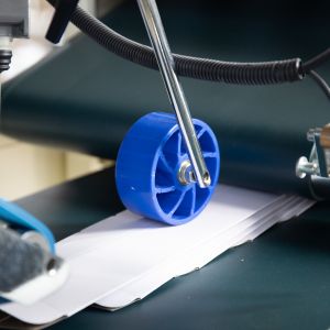 Automatic Box Making Folder Gluer Pasting Machine for Aluminum Foil Roll Box