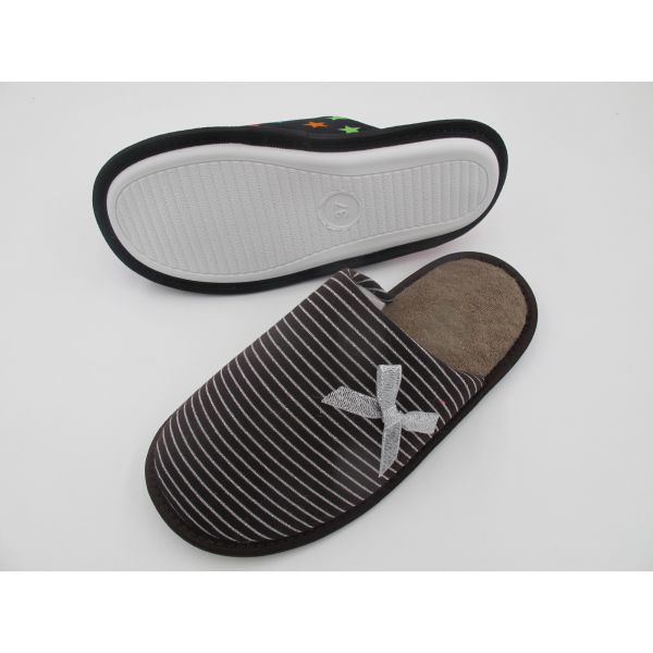 Anti Slip Womens House Slippers With Bow Trims Comfortable Feeling