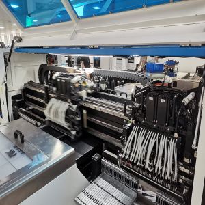 Faseest pick and place machine 10 sets camera 500K for 100m strip making SMT