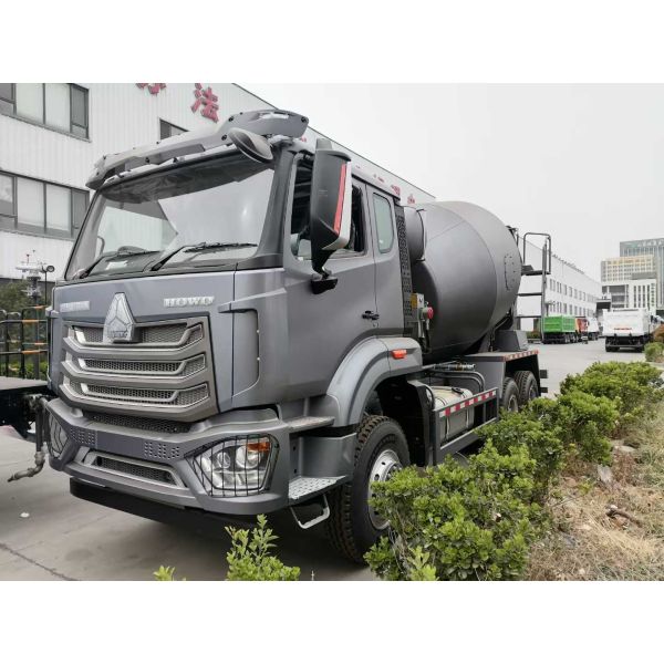 Quality HOWO NX Lightweight Mixer Truck with 25T Payload and 300-400hp Maximum Horsepower for Construction Projects for sale