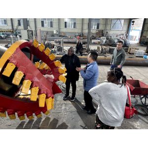 Low Speed Sand Dredger Machine for Riverbed Sand Mining with a Clear Water Flow