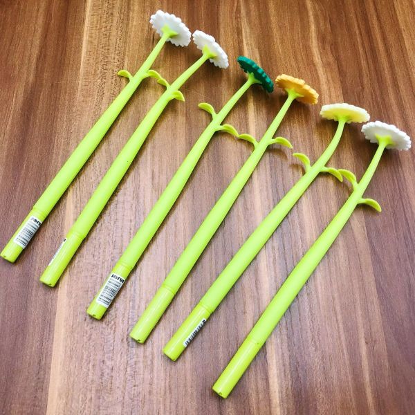 Fluent Writting Pen, 12 Pcs 0.5 Mm Black Ink Flower Shape Rolling Ball Cute Gel Ink Pen For Student And School Office Supplies (Flower)