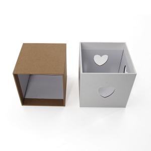 Custom Retro Candy Box Heart Window Kraft Paper Favour Box For Wedding Party